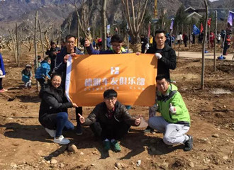 德师傅车友俱乐部联合BTV红绿灯举行大型公益植树活动
